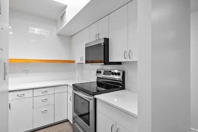 Building Photo - Central Cheery Creek Two Bed, Two Bath for rent.  Location, Location , Location