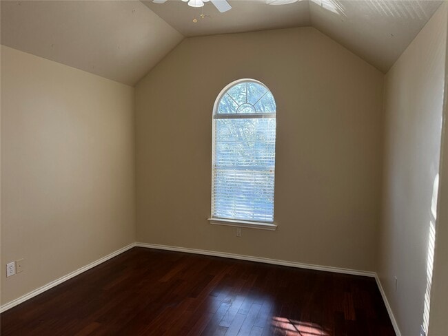 Building Photo - 7218 Broadelm Dr