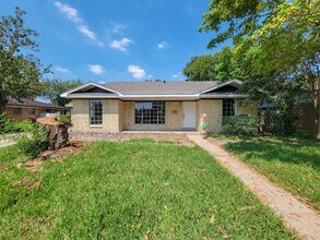 Building Photo - 3919 Hickok Ln