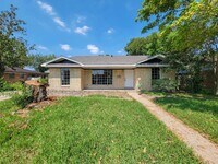 Building Photo - 3919 Hickok Ln