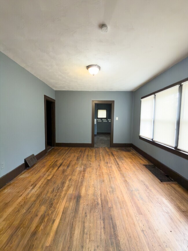 Building Photo - 2408 Monterey St