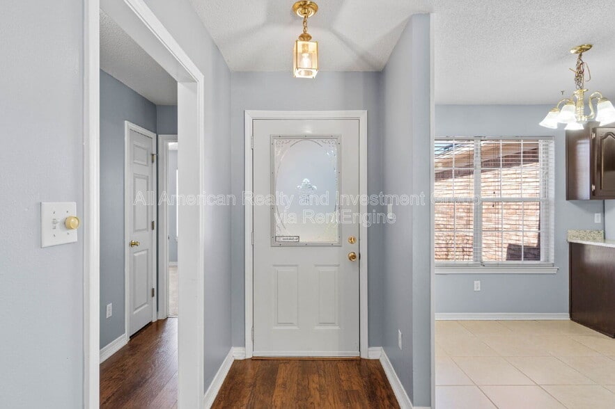 Building Photo - 2254 Calle De Cantabria