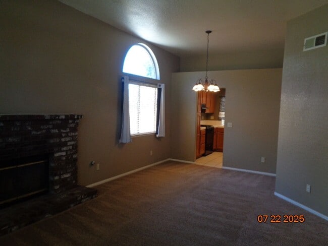 Building Photo - Cute single story home on cul-de-sac stree...
