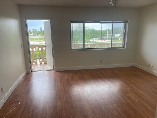 Building Photo - 500 Village Green Cir W
