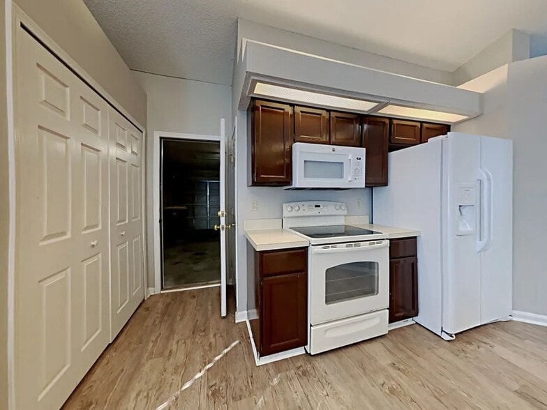 Building Photo - 8515 Iron Mill Ct