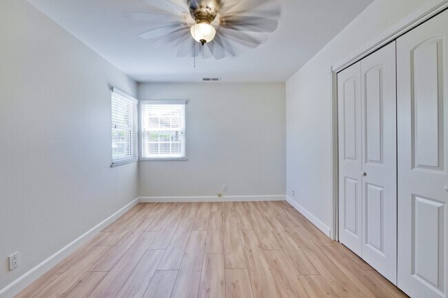 Building Photo - Single Story Gem in Saratoga! Quaint 3 BR 1.5 BA Home Ready for Occupancy with Air Conditioning &...