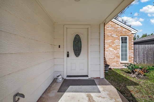 Building Photo - 11414 Meadow Lake Dr