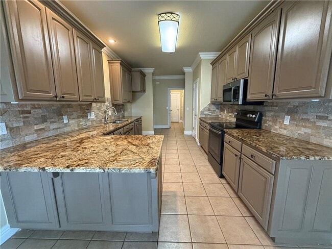 Building Photo - 5203 S Brooks Cir