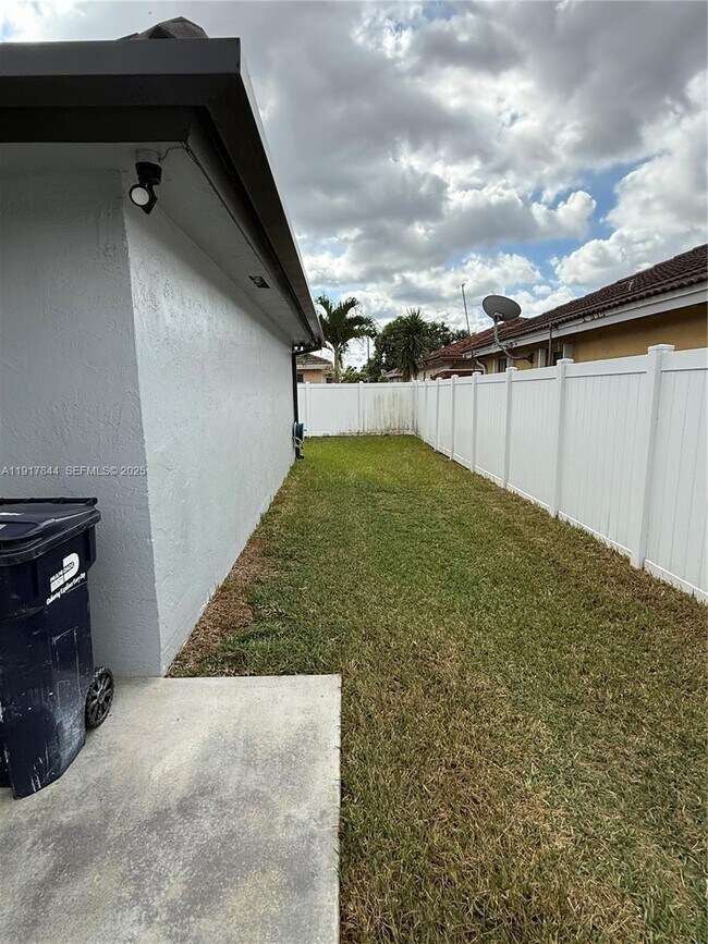 Building Photo - 14480 SW 112th St