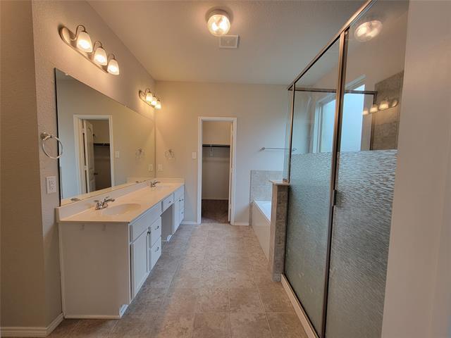 Building Photo - 4725 Redbud Dr