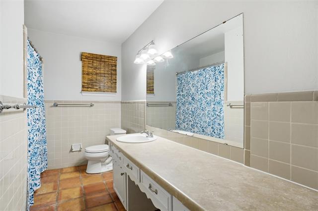 Building Photo - 6200 Trail Lake Dr