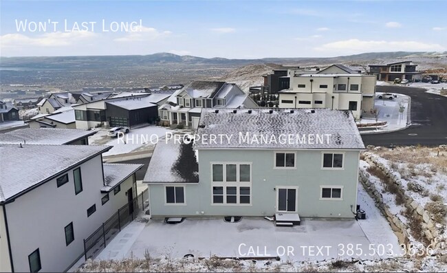 Building Photo - 4452 N Summer View Dr