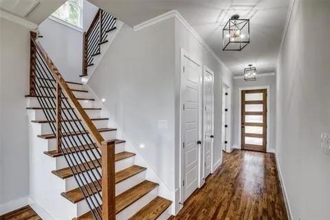 Building Photo - 1702 Seevers Ave