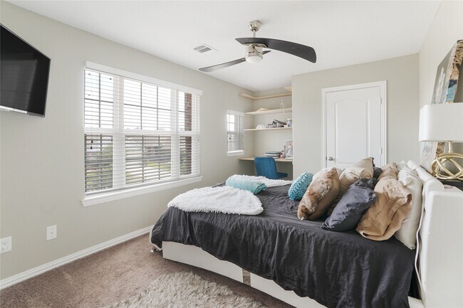 Building Photo - 2806 Old Draw Dr