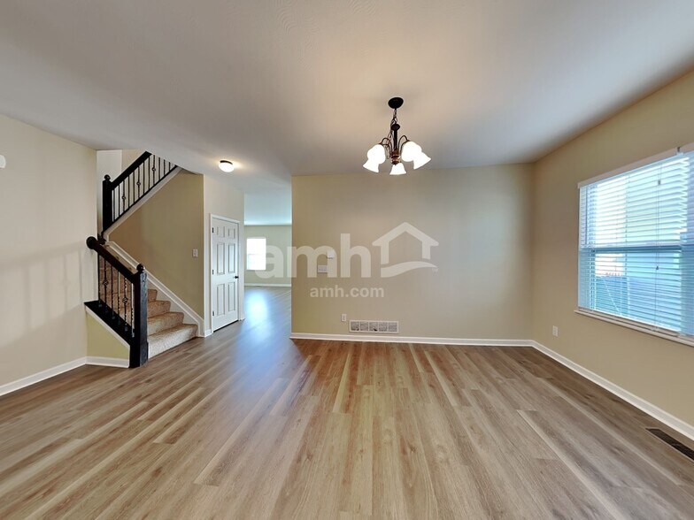 Building Photo - 8333 Parori Ln