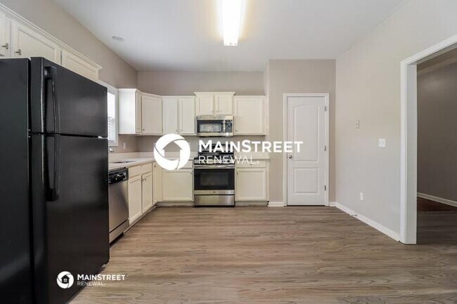 Building Photo - 5 Bedroom Pet-Friendly Home in Hiram, GA with Main Street Renewal