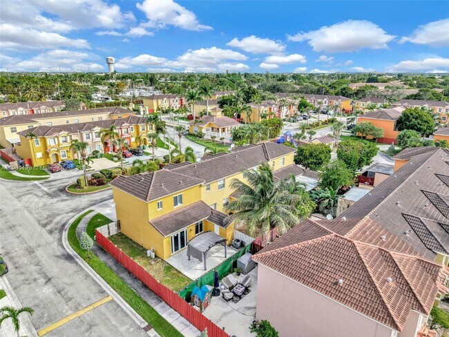 Building Photo - 640 SE 1st St