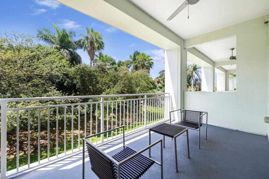 Building Photo - 5300 NW 87th Ave