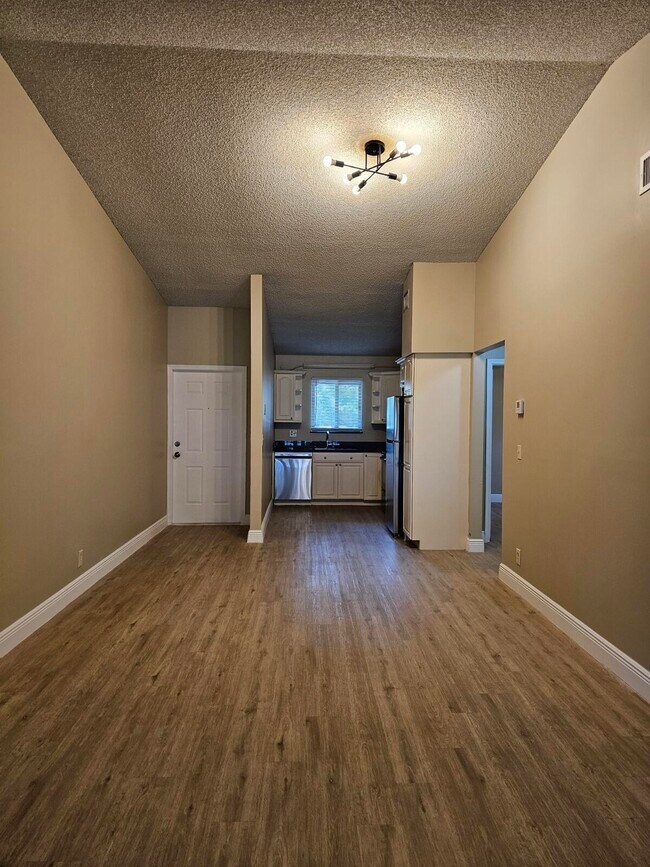 Building Photo - 2950 Olivewood Terrace