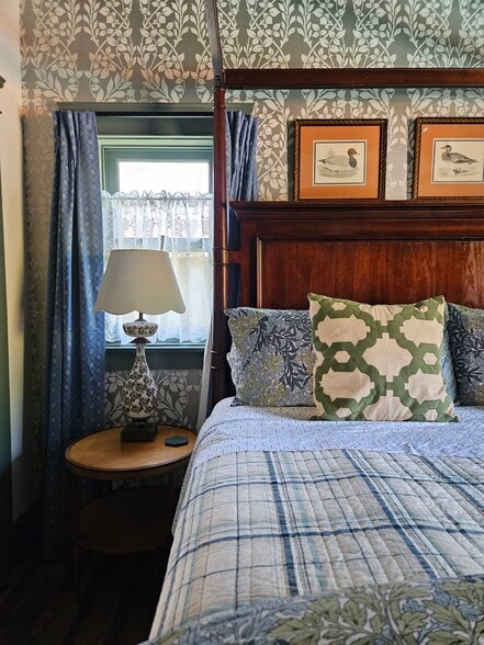 Building Photo - 139 N Ivy Ave