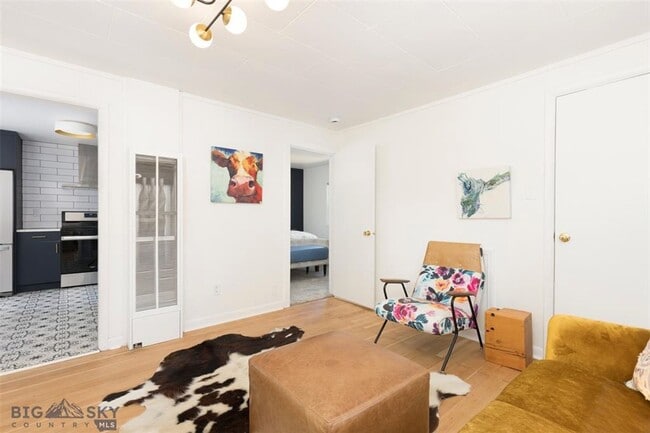 Building Photo - Charming One-Bedroom Gem Steps from Main Street Bozeman