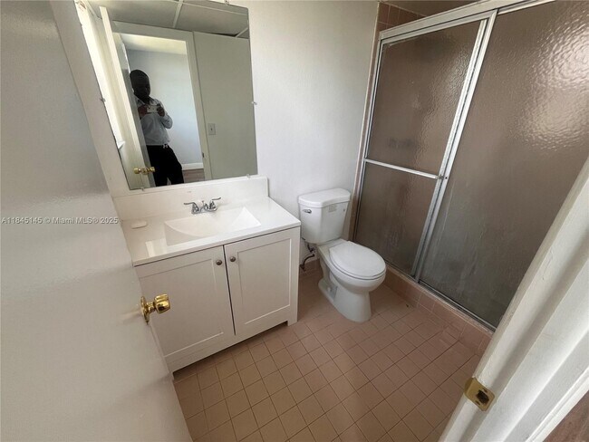 Building Photo - 1820 SW 81st Ave