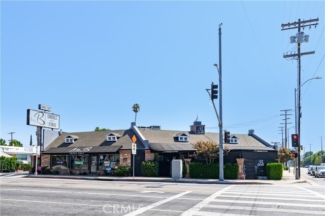Primary Photo - 6000 Woodman Ave