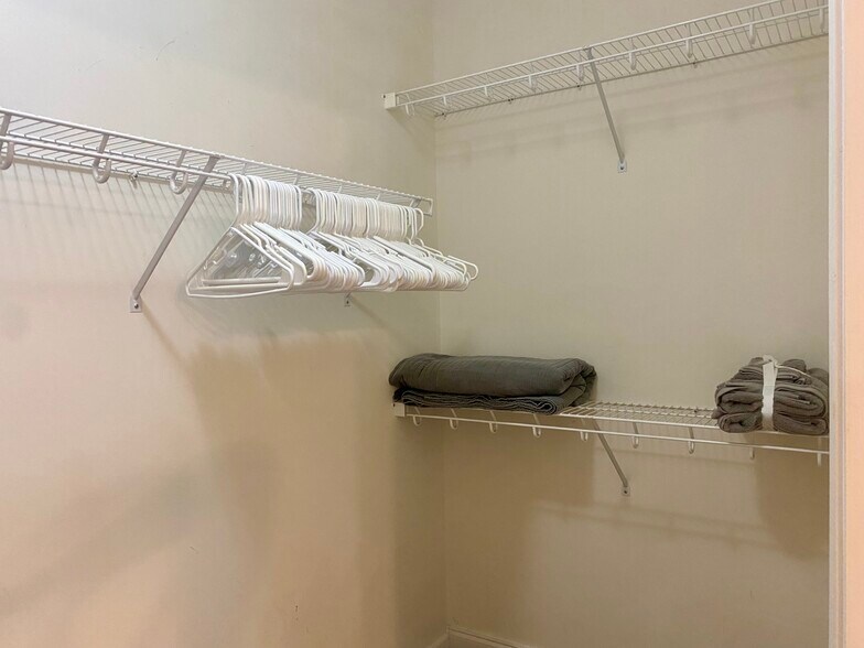 Building Photo - 2310 Elliott Ave