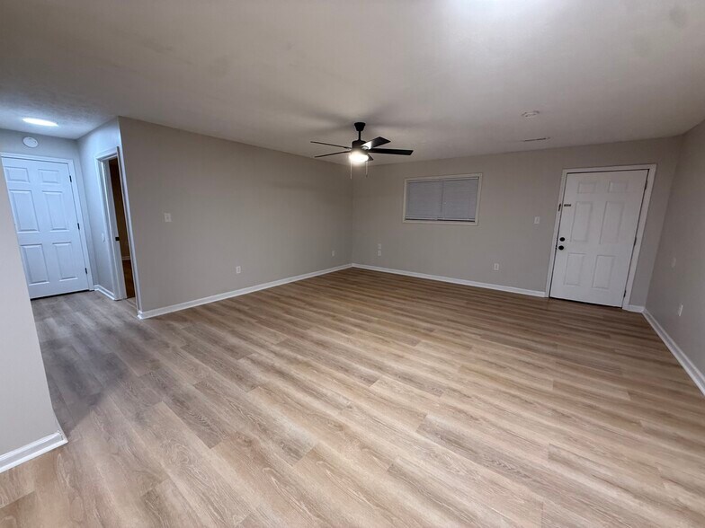 Building Photo - 135 Anzie Way