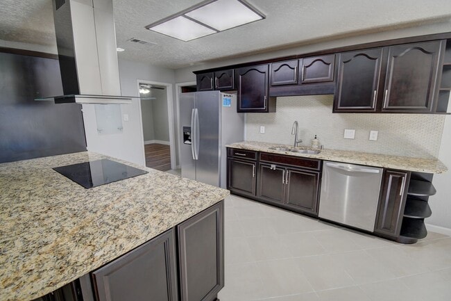 Building Photo - Beautiful Estate in the Heart of the NE Heights