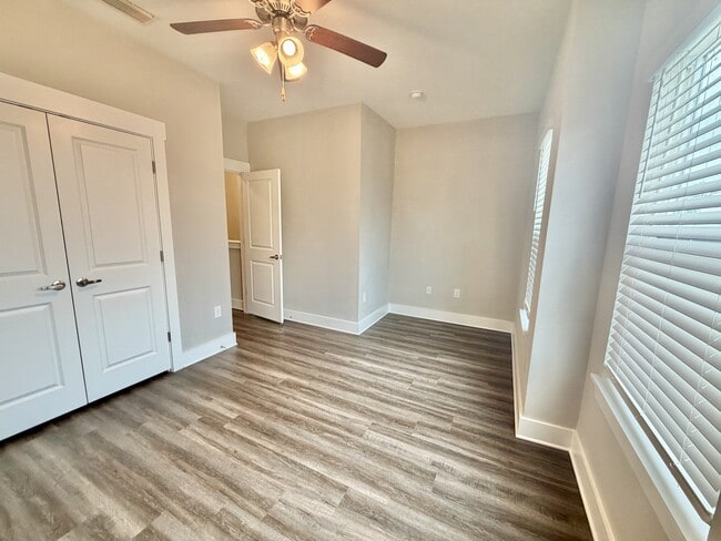 Building Photo - 363 N Sand Palm Rd