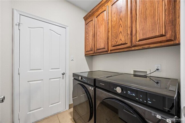 Building Photo - 29 Sun Chase St