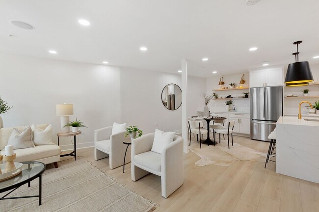 Building Photo - STUNNING 4 Level Fells Point Rowhome! WITH...