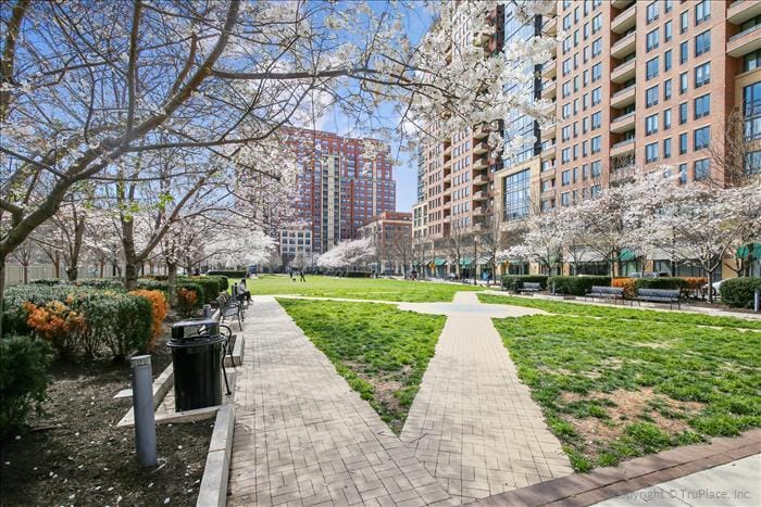 Building Photo - 1300 Army Navy Dr