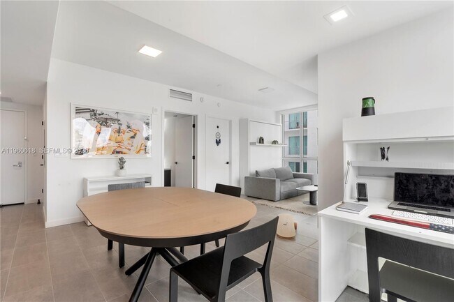 Building Photo - 227 NE 2nd St