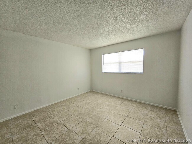 Building Photo - 8000 S Colony Cir