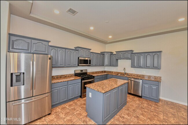 Building Photo - 11651 Dos Palmas Dr
