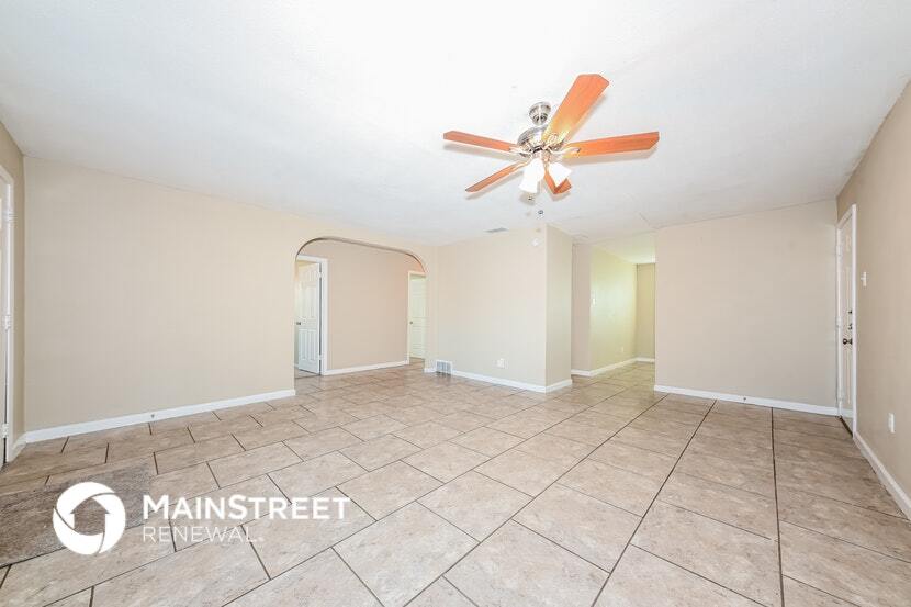 Building Photo - 14500 Oakwood Ln