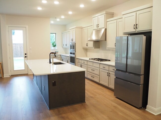 Building Photo - 4 Bed 4.5 Bath in Argyle