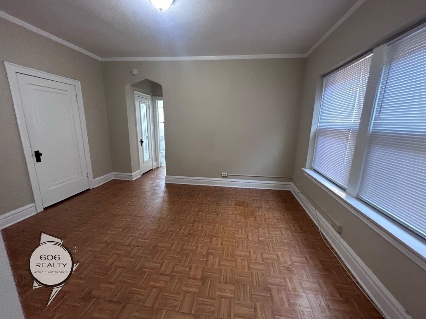 Building Photo - 3120 S Oak Park Ave