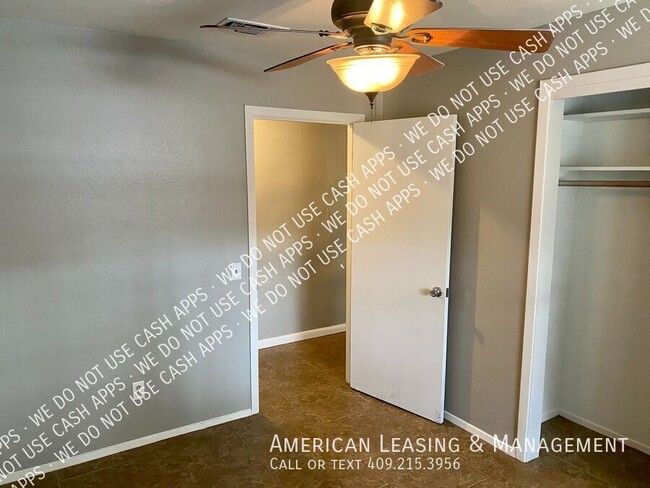 Building Photo - ** COMING SOON 12.15.24 ** 3-Bedroom, 2-Ba...