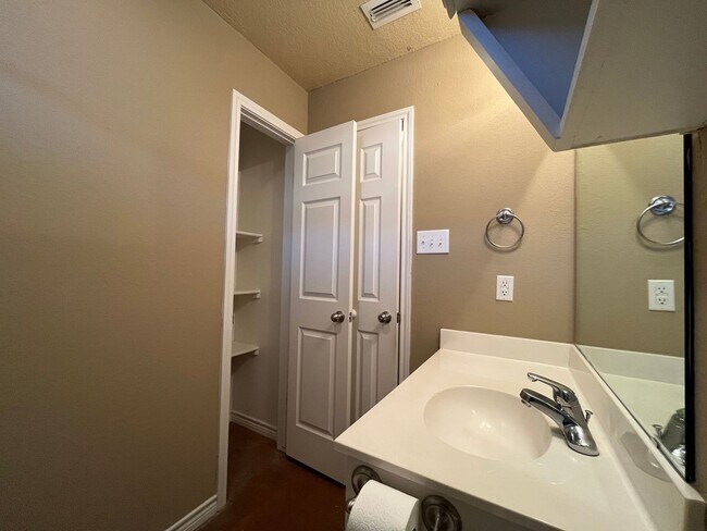 Building Photo - 3049 Palomino Trail