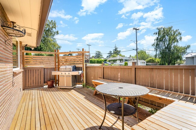 Building Photo - 3Bd/2.75Ba Seattle House