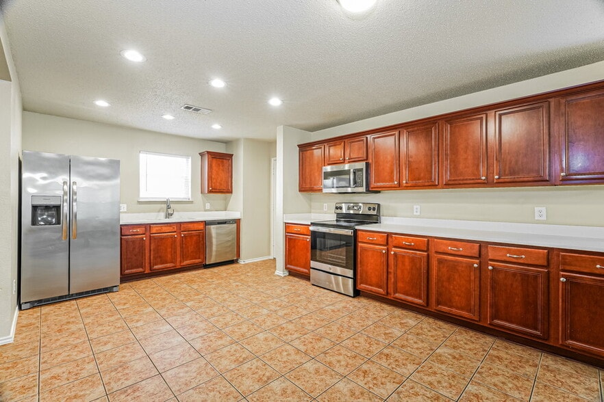 Building Photo - 604 Snowy Orchid Dr