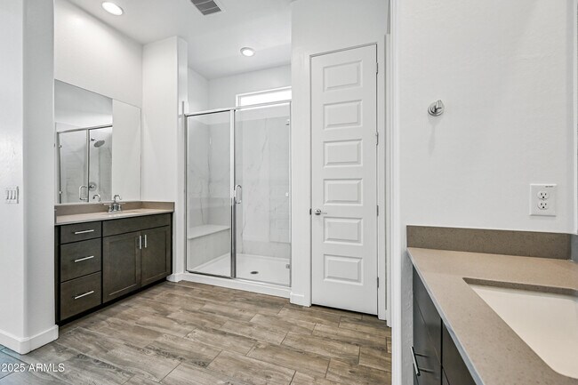 Building Photo - 14913 W Cottontail Ln