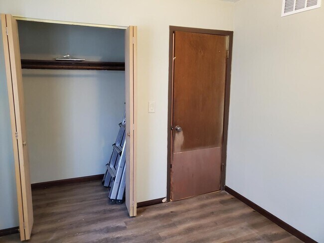 Building Photo - 1616 Santa Fe S
