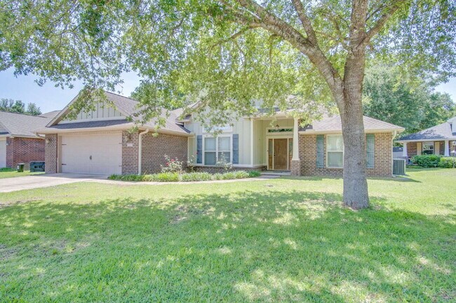 Primary Photo - Beautiful 3BR/2.5BA Craftsman-Style Home i...
