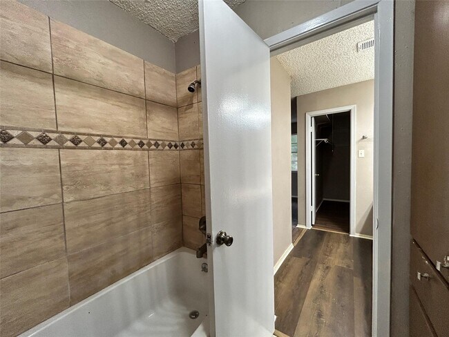 Building Photo - 23122 Dew Wood Ln