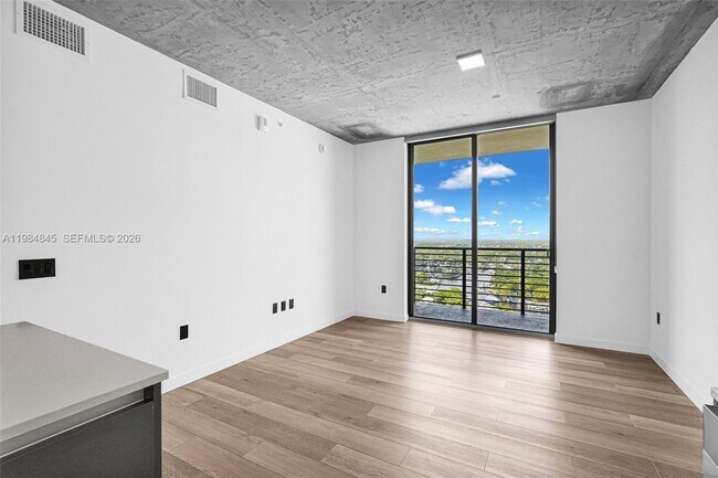 Building Photo - 307 SW 5th St