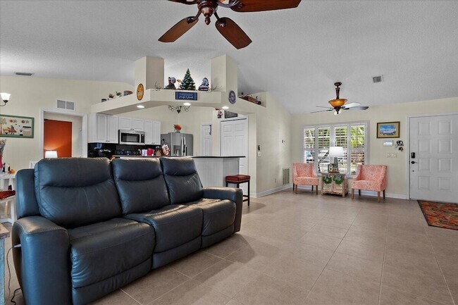 Building Photo - 1960 SE Bowie St